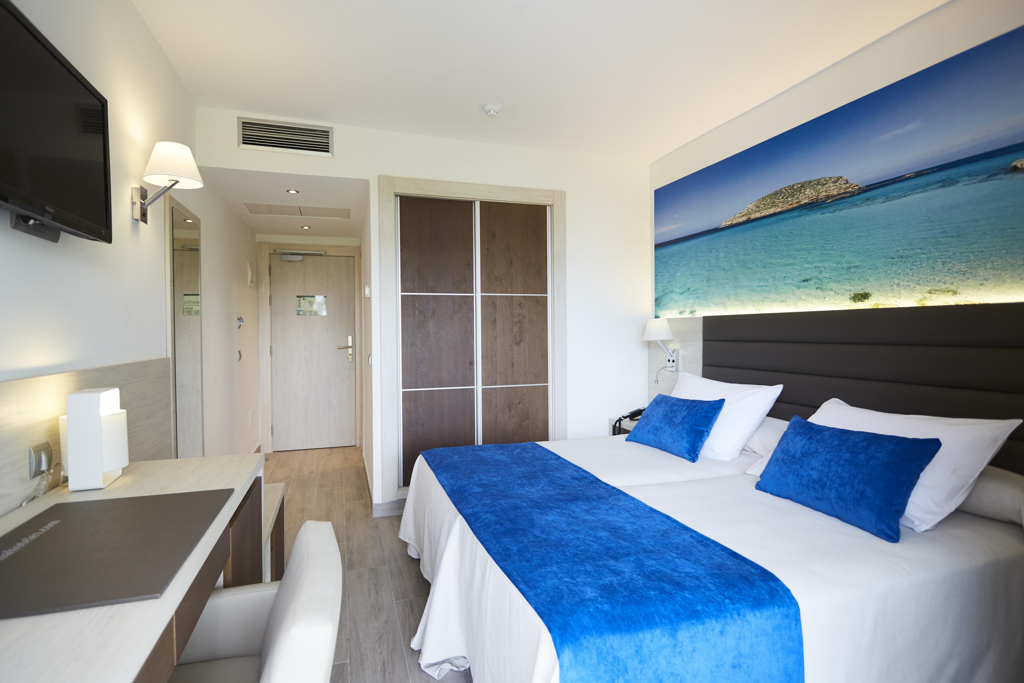 Playa Des Figueral Invisa Hotel Club Cala Blanca מראה חיצוני תמונה