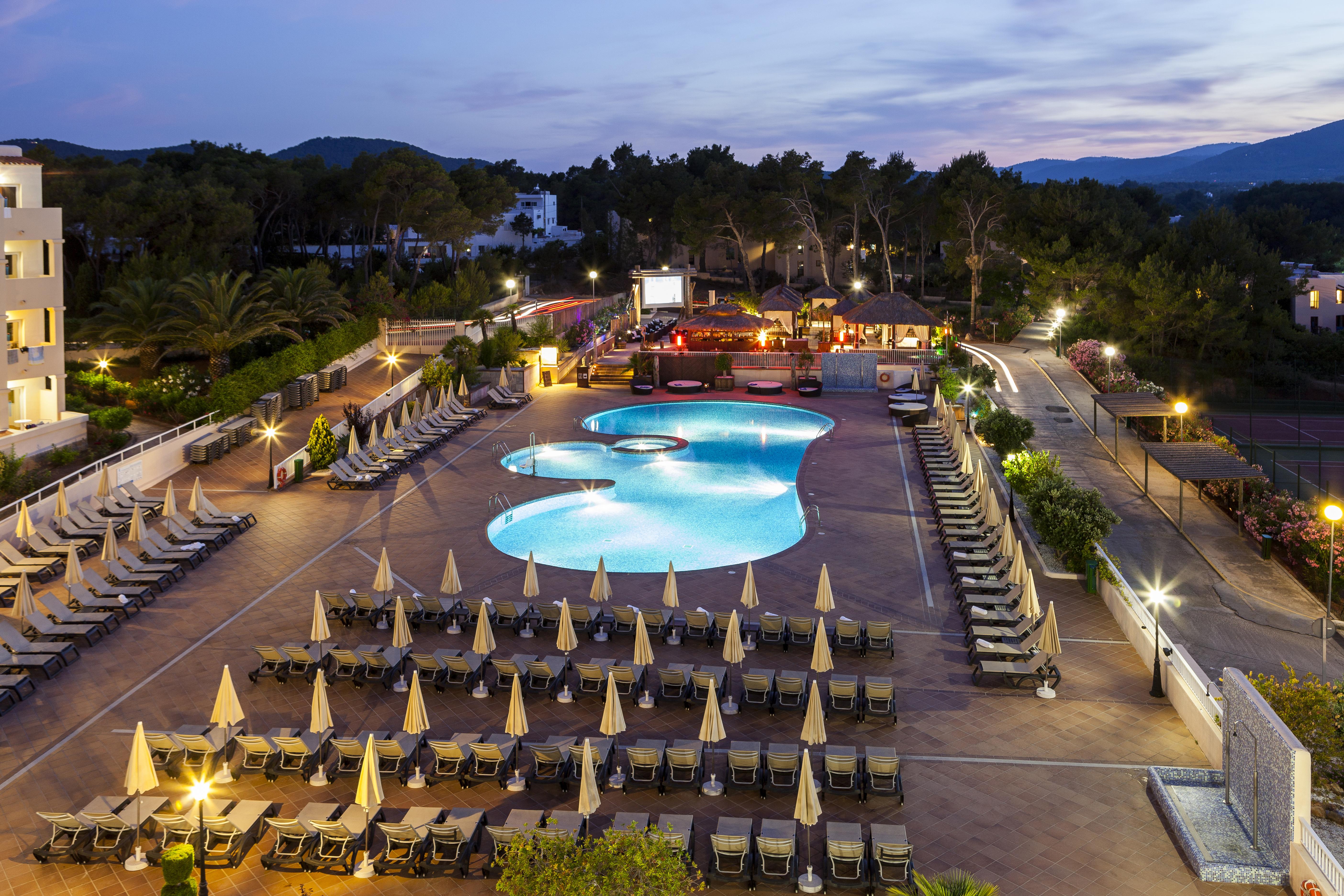 Playa Des Figueral Invisa Hotel Club Cala Blanca מראה חיצוני תמונה