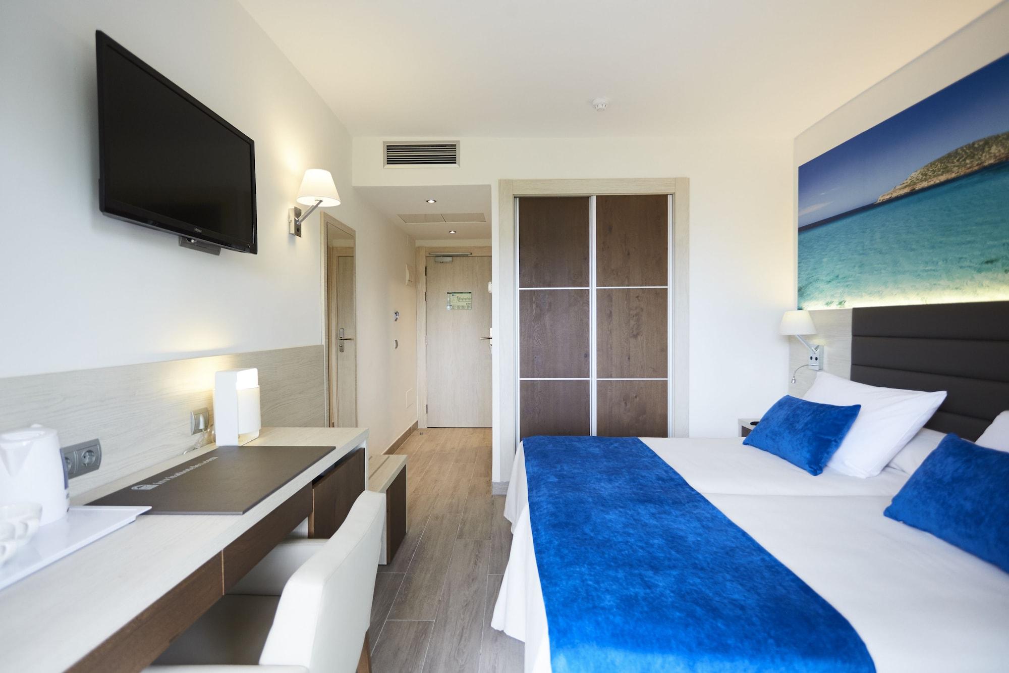 Playa Des Figueral Invisa Hotel Club Cala Blanca מראה חיצוני תמונה
