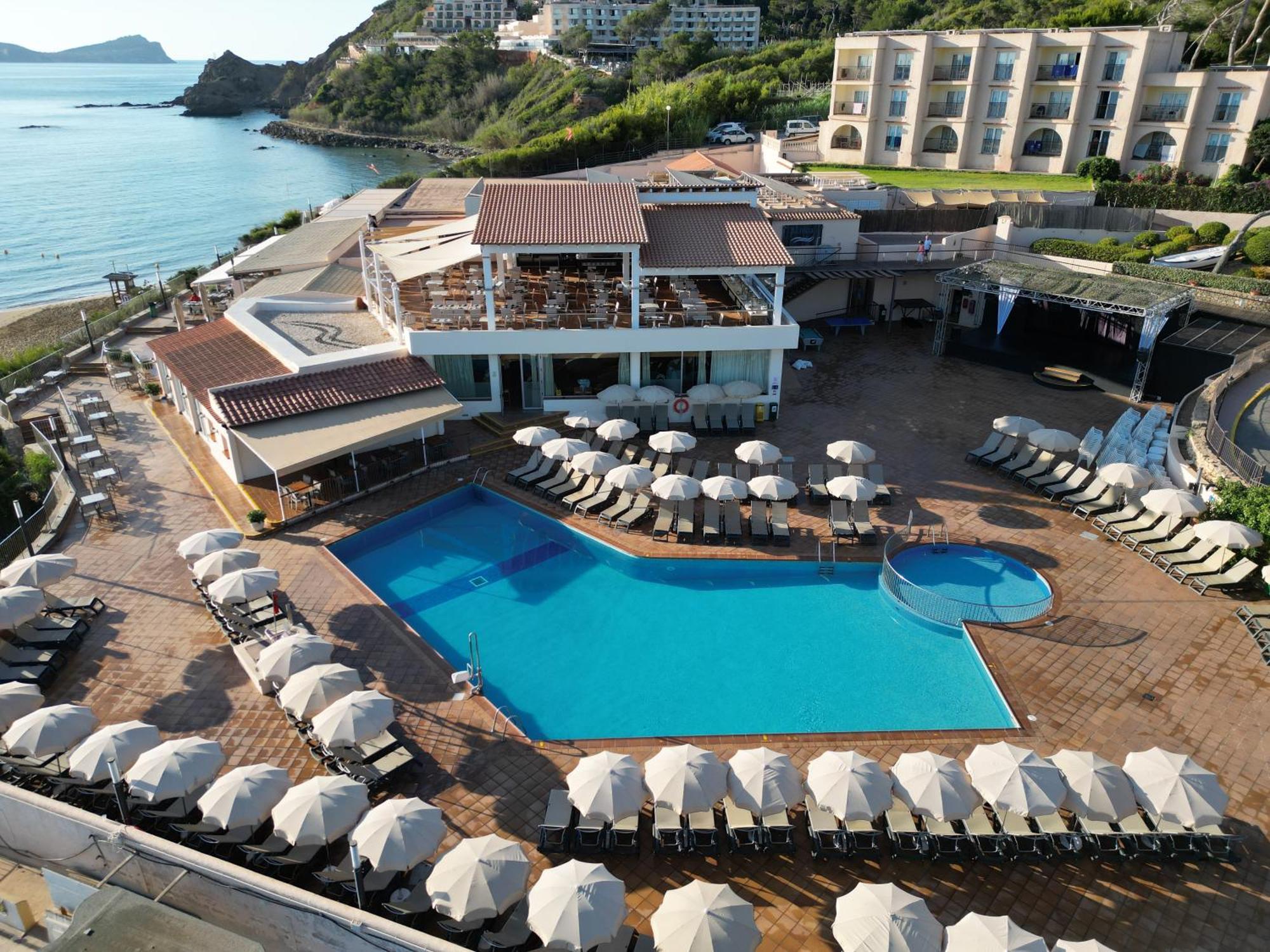 Playa Des Figueral Invisa Hotel Club Cala Blanca מראה חיצוני תמונה