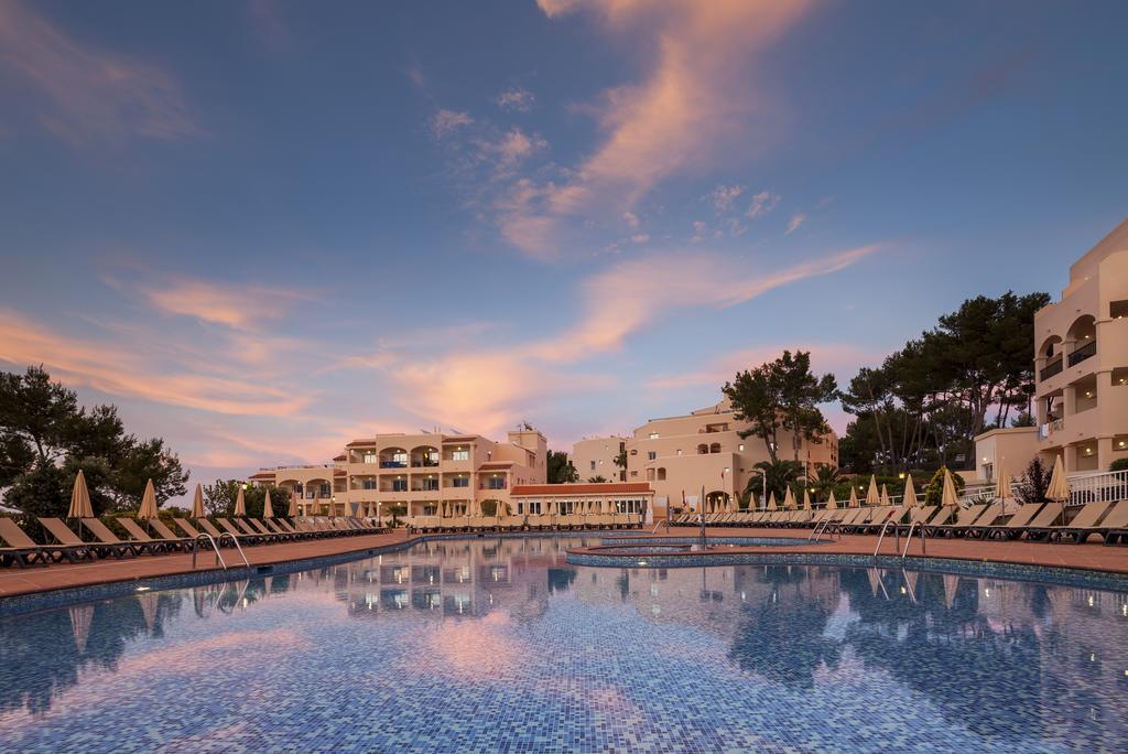Playa Des Figueral Invisa Hotel Club Cala Blanca מראה חיצוני תמונה